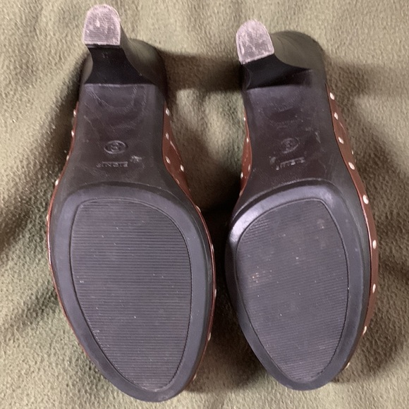 Fioni brown, heeled clogs.  Silver metal studs.  Size 8. - Picture 5 of 5